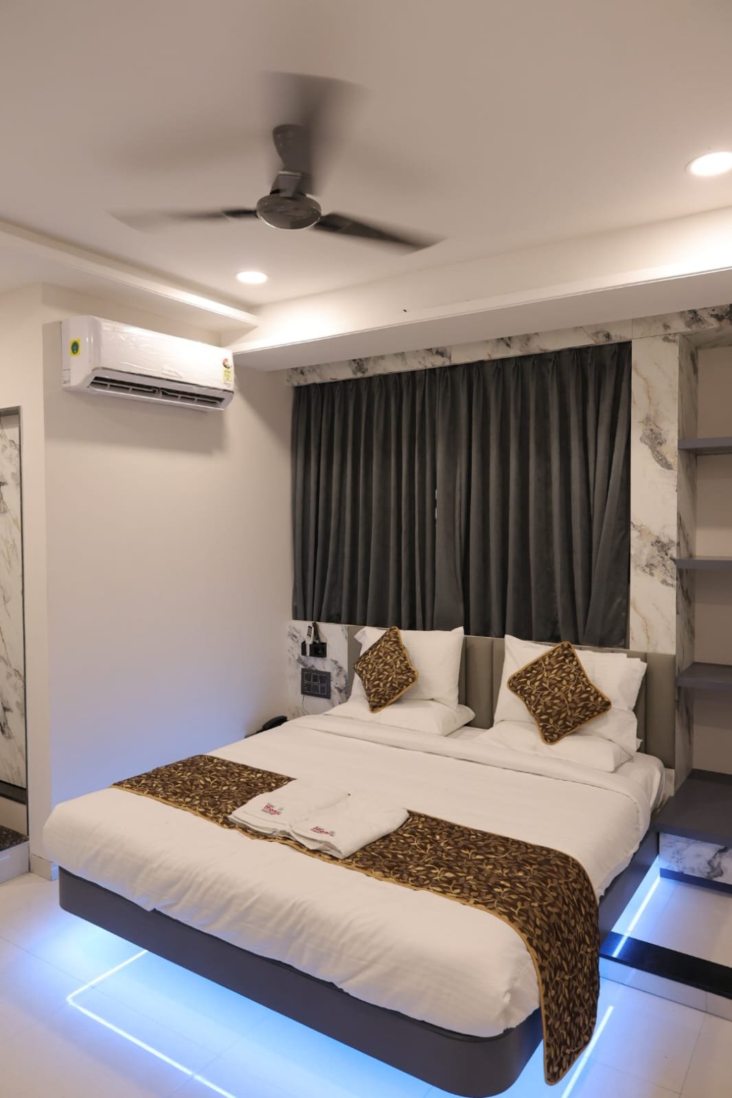 Hotel Manju Executive Deluxe Room Interior