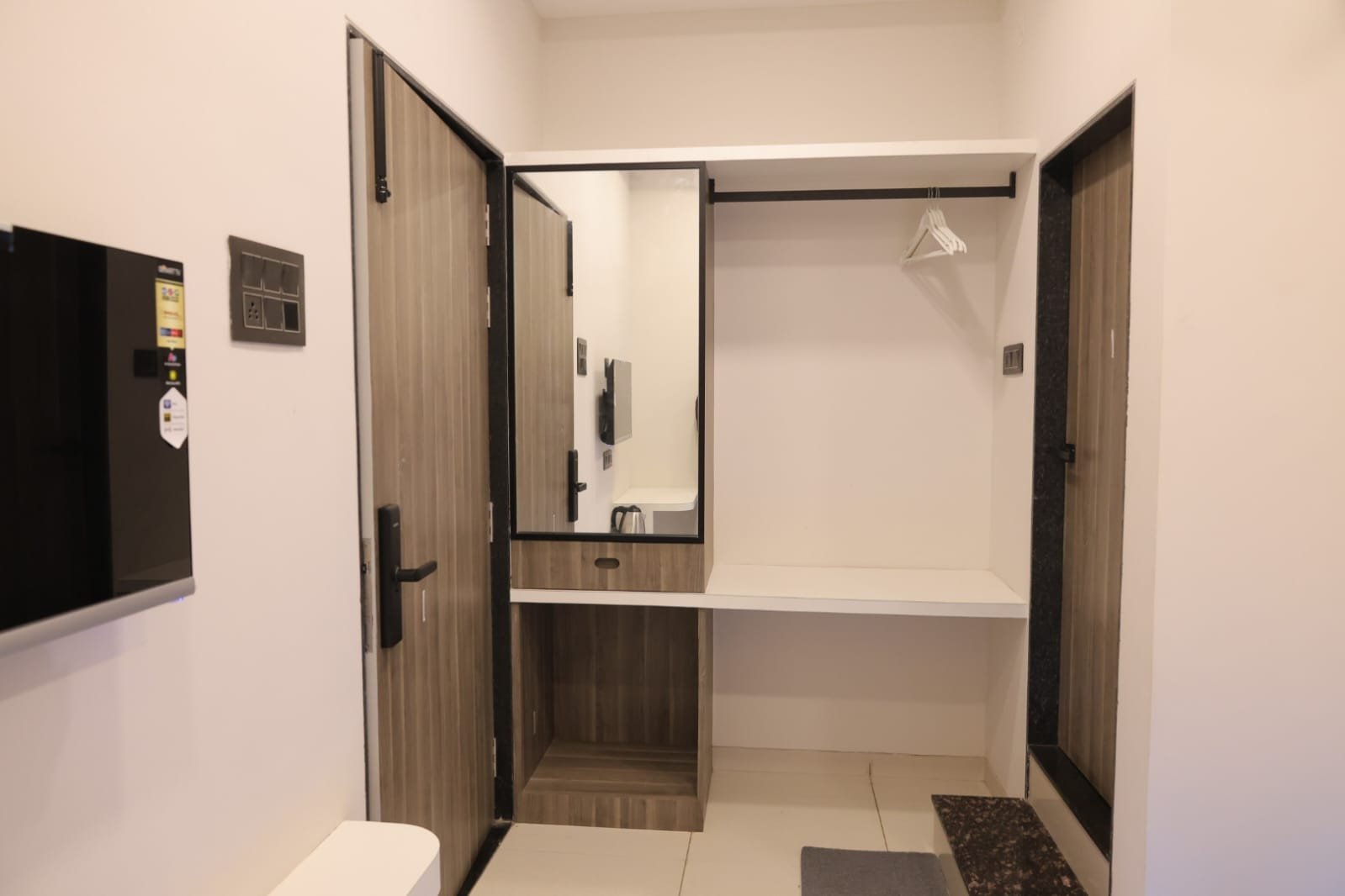 Hotel Manju Executive Standard Room