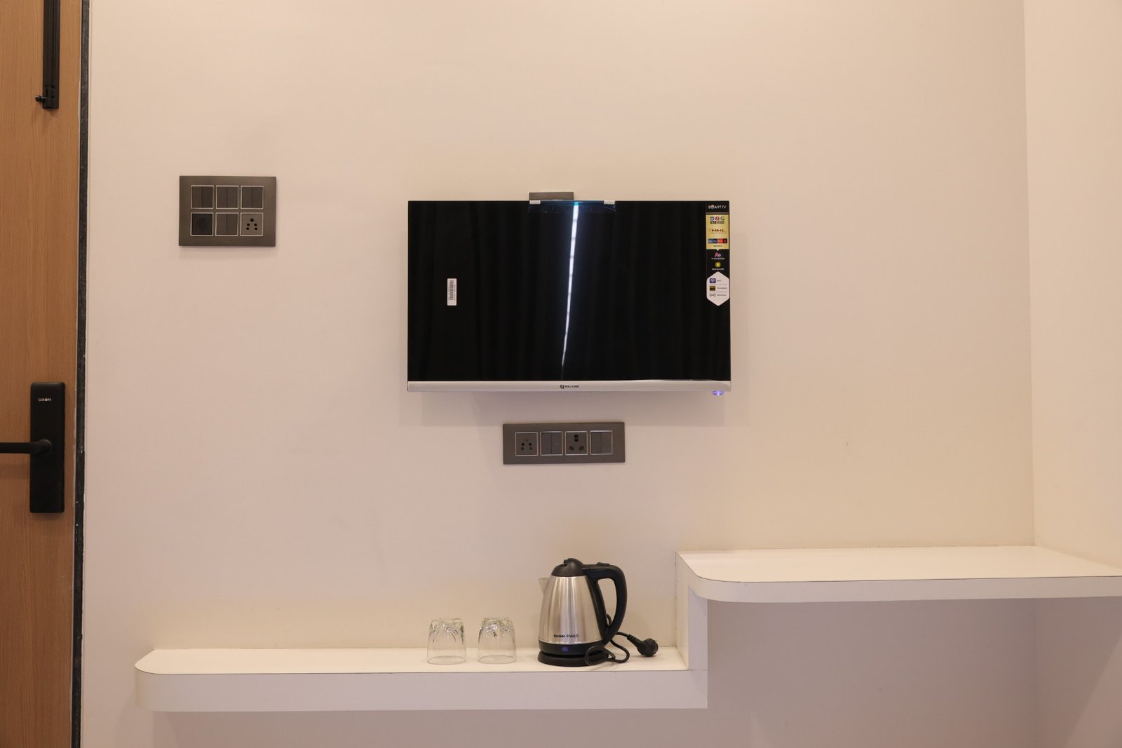 Hotel Manju Executive Standard Room