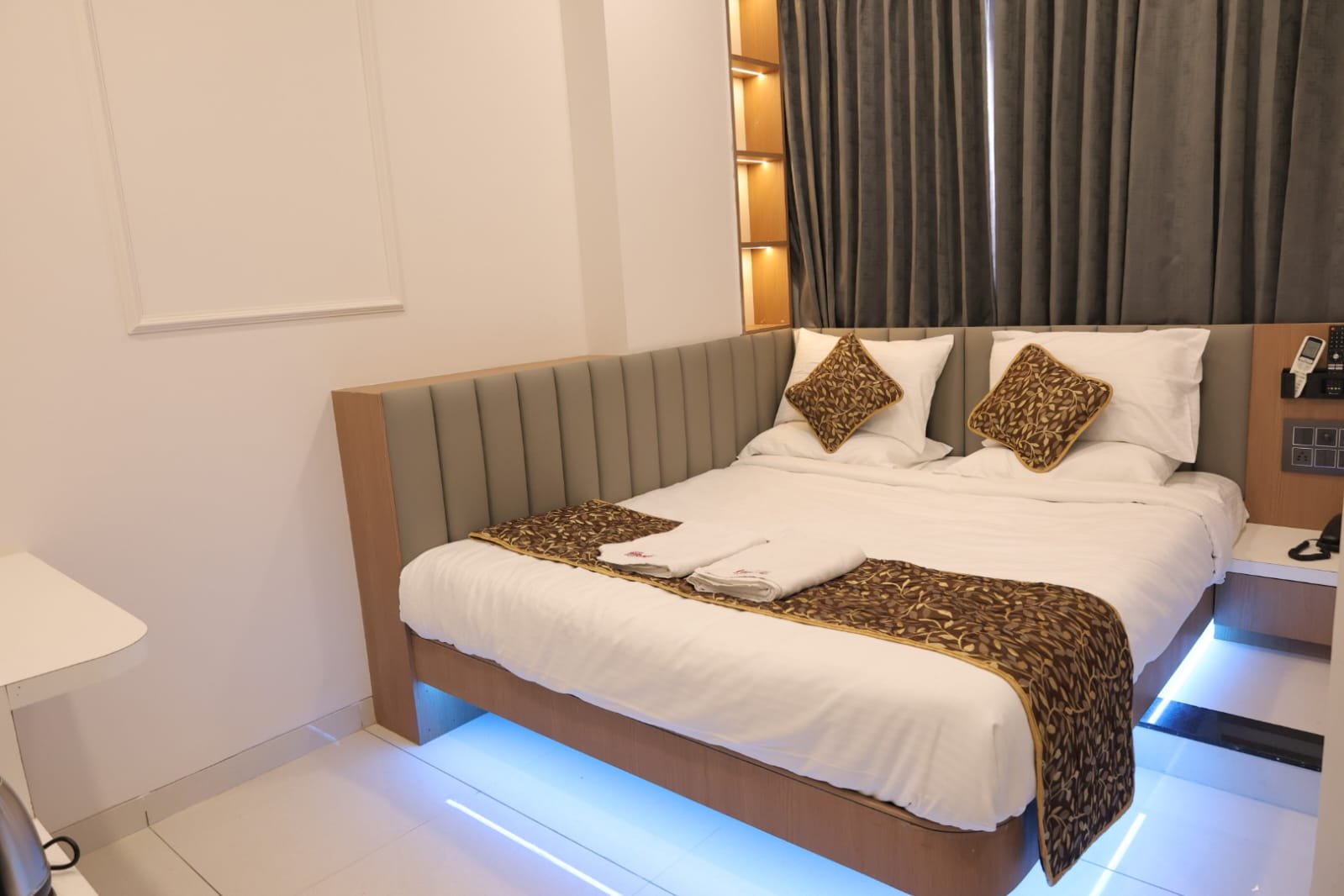 Hotel Manju Executive Standard Room